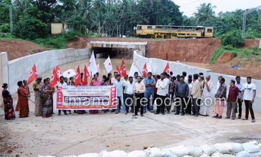  Protesters slam MCC for delaying Padil-Bajal RuB commissioning 5